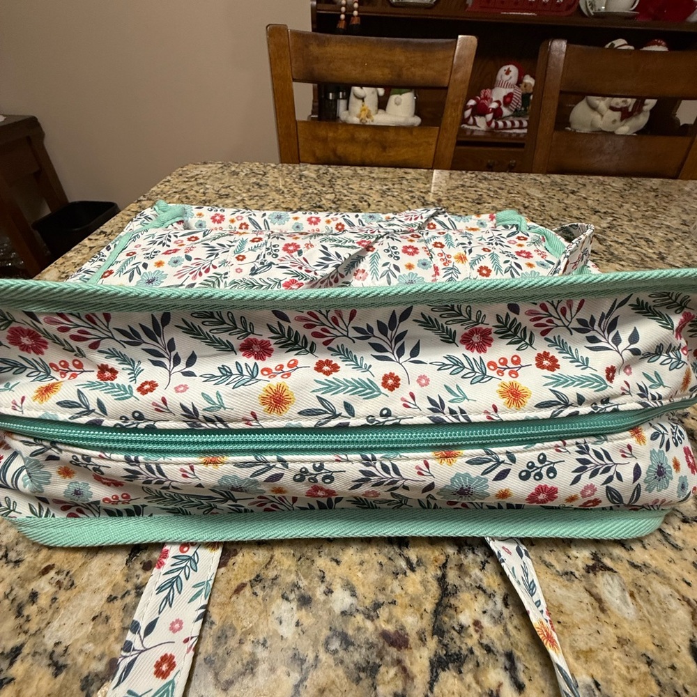 New travel bag with 22 different compartments - Picture 5 of 15